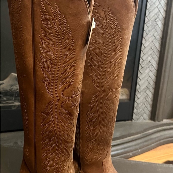 Ariat Brown Heeled Boots with Classic Western Style - Picture 14 of 17